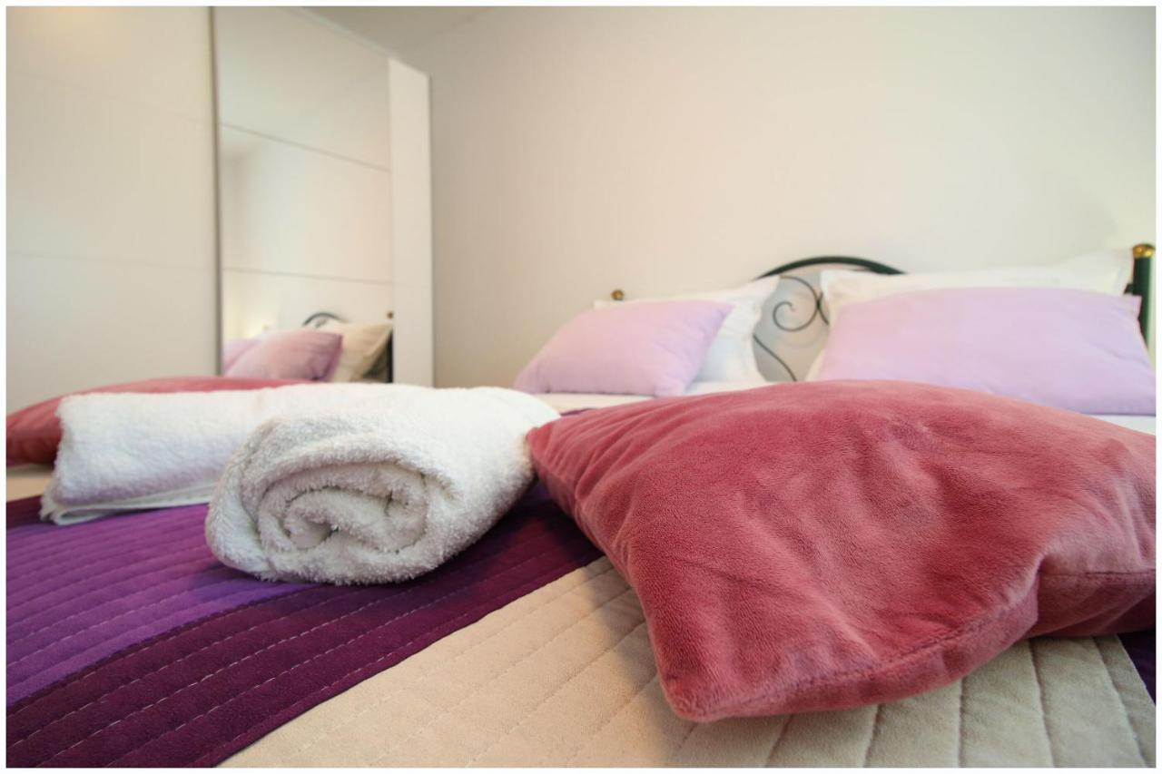 Apartments Elvis Primošten Eksteriør billede