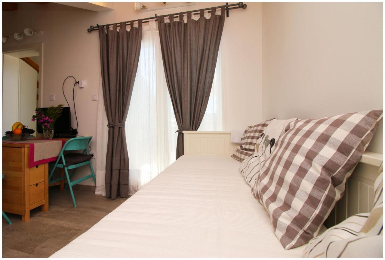 Apartments Elvis Primošten Eksteriør billede