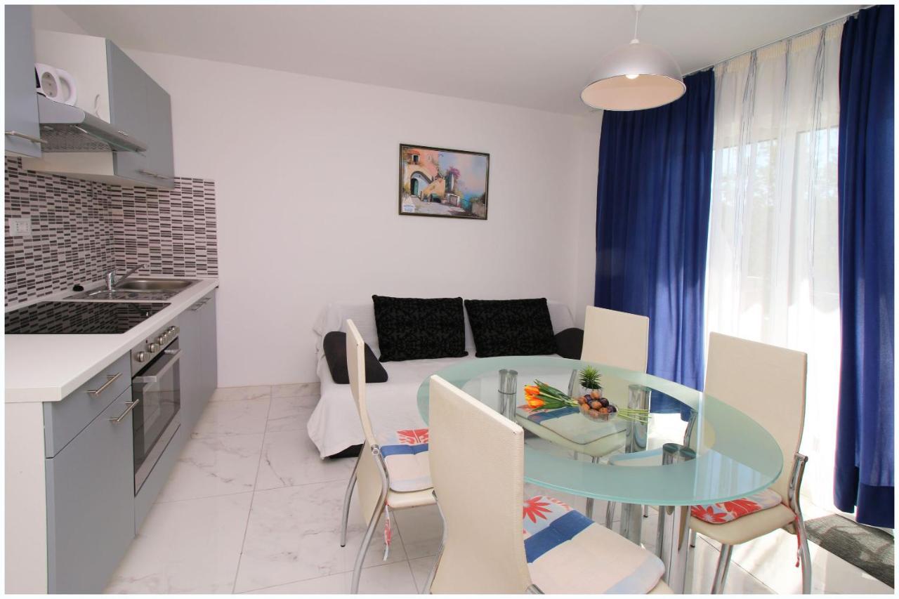 Apartments Elvis Primošten Eksteriør billede